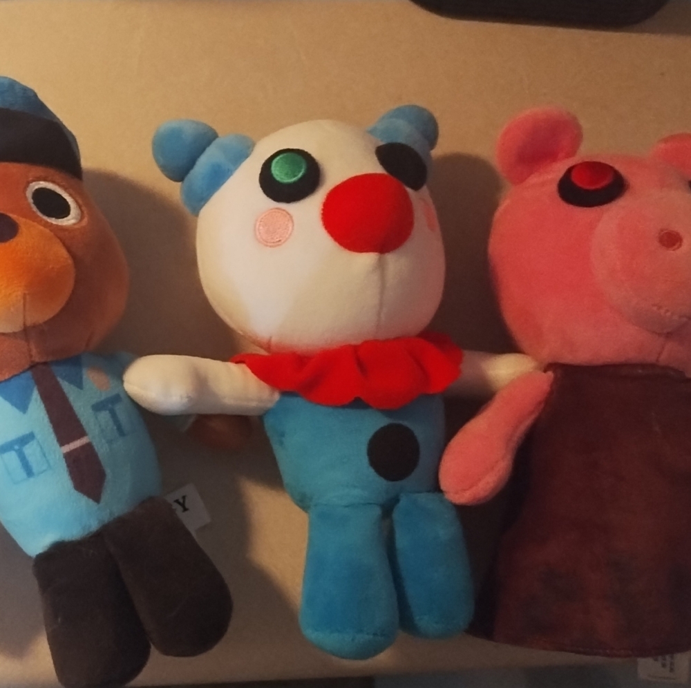 Roblox Ms..piggy stuffed animal set